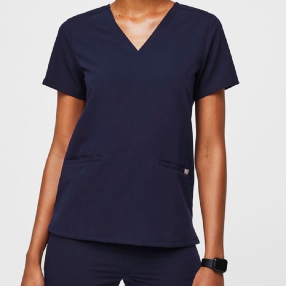 Figs Casma Three Pocket Top